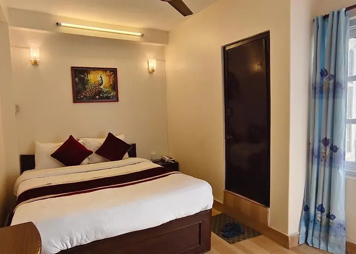 Pashupati Darshan Hotel