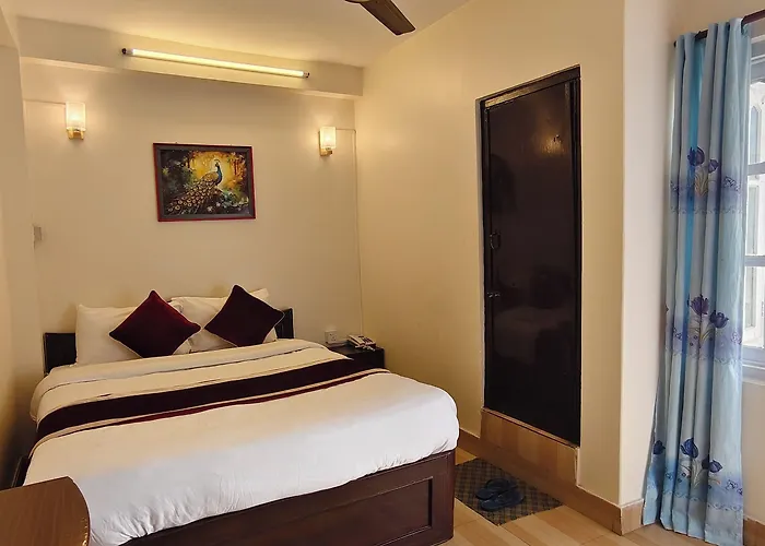 Pashupati Darshan Hotel